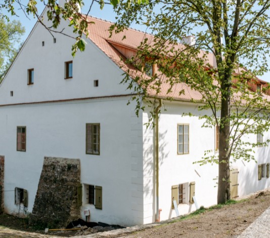 Tvrz Mladějovice - rekonstrukce
